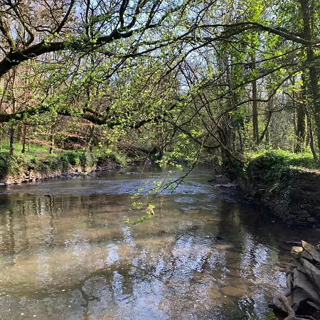 1 Bedroom 1 Bed Retreat With Hot Tub In Hambrook Close To Centre, Mod, Axa, Uwe Bristol