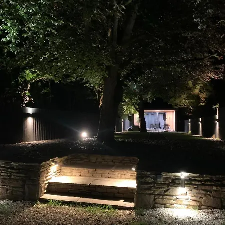 1 Bedroom 1 Bed Retreat With Hot Tub In Hambrook Close To Centre, Mod, Axa, Uwe Bristol