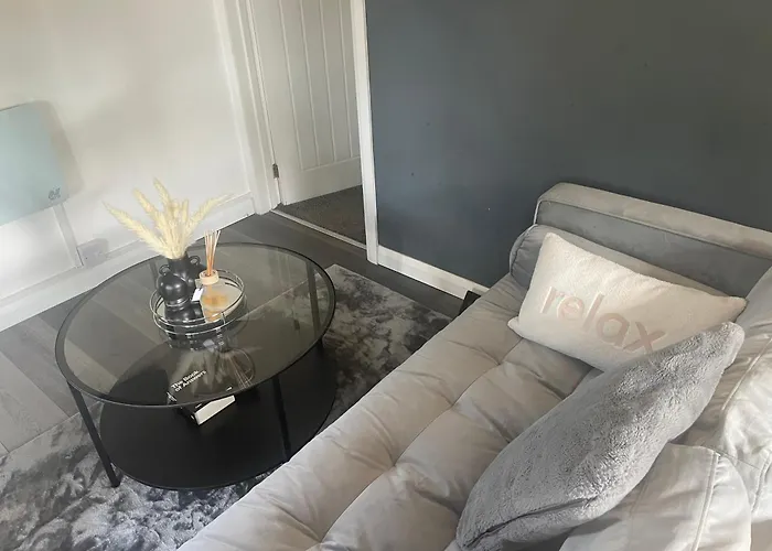 1 Bedroom 1 Bed Retreat With Hot Tub In Hambrook Close To Centre, Mod, Axa, Uwe Semesterbostad Bristol