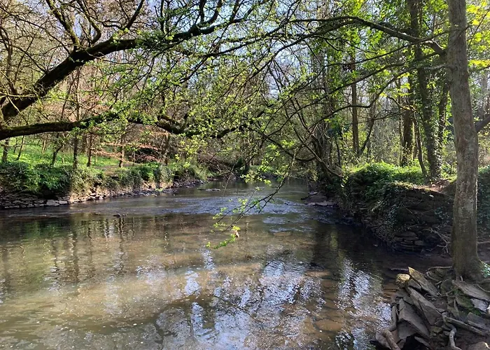 1 Bedroom 1 Bed Retreat With Hot Tub In Hambrook Close To Centre, Mod, Axa, Uwe Bristol